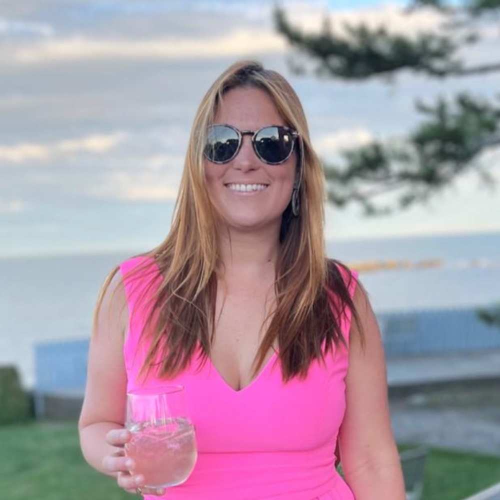 Meet your Posher, HILARY